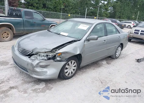 2005 Toyota Camry Le z USA, uszkodzony, nr VIN 4T1BE32K05U951045